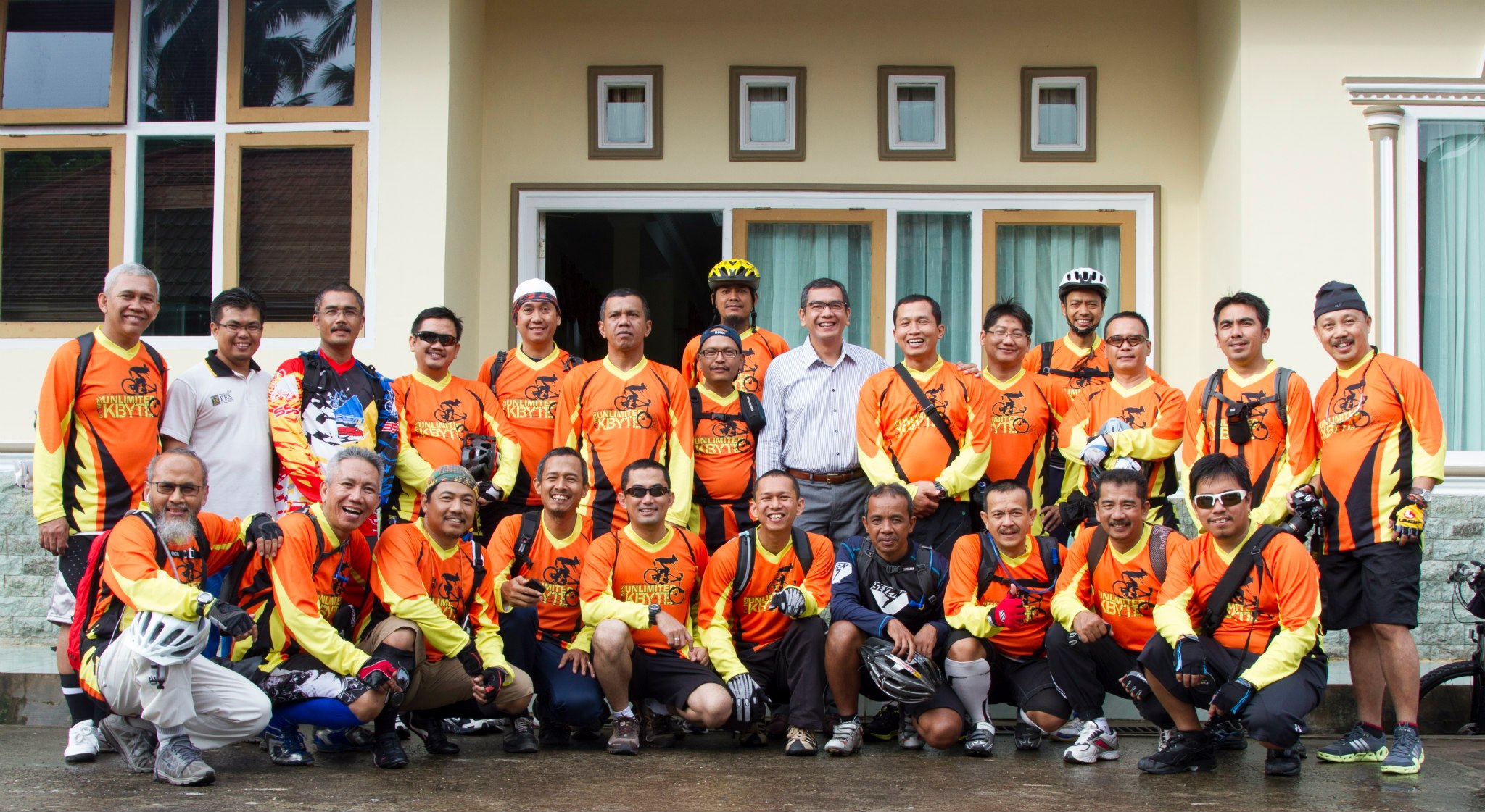 Bersama Bapak Walikota Payakumbuh di Rumah Dinasnya Bersama Bapak Walikota Payakumbuh di Rumah Dinasnya