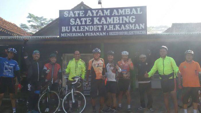 Sarapan di Sate Bu Klendet putri H Kasman Ambal