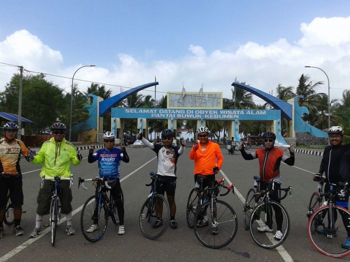 Tempat Wisata Pantai Suwuk Kebumen